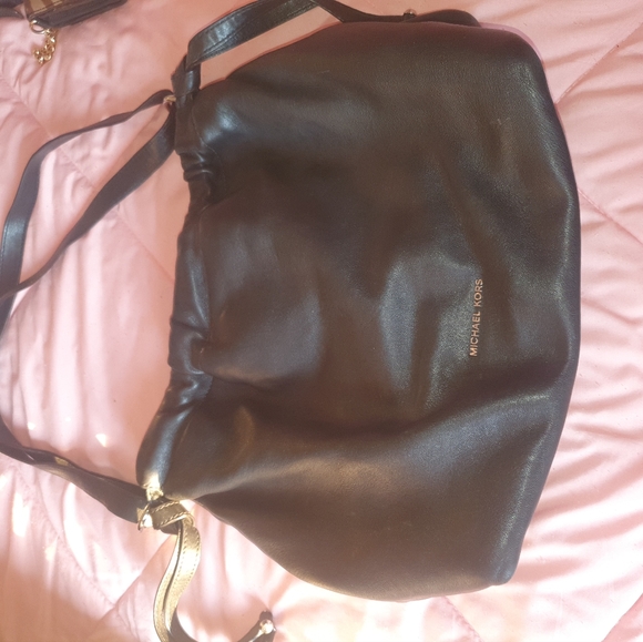 Michael Kors leather purse - Picture 1 of 3